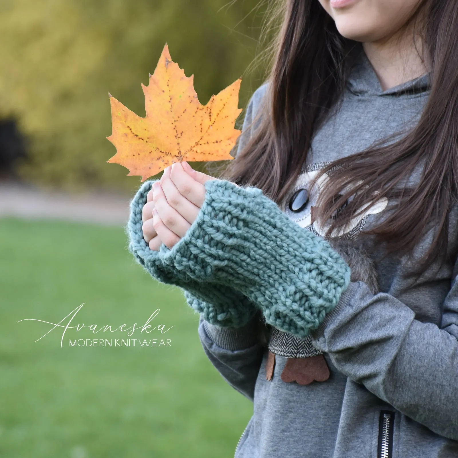 Chunky Fingerless Arm Warmers | THE OKOTOKS